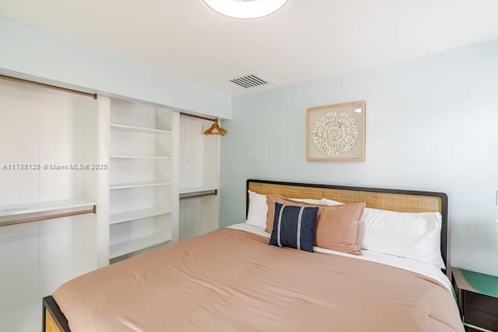 Miami Beach, Florida, 33139, United States, 5 Bedrooms Bedrooms, ,5 BathroomsBathrooms,Residential,For Sale,1785571