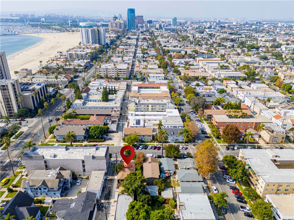 Long Beach, California, 90802, United States, 2 Bedrooms Bedrooms, ,1 BathroomBathrooms,Residential,For Sale,1985541