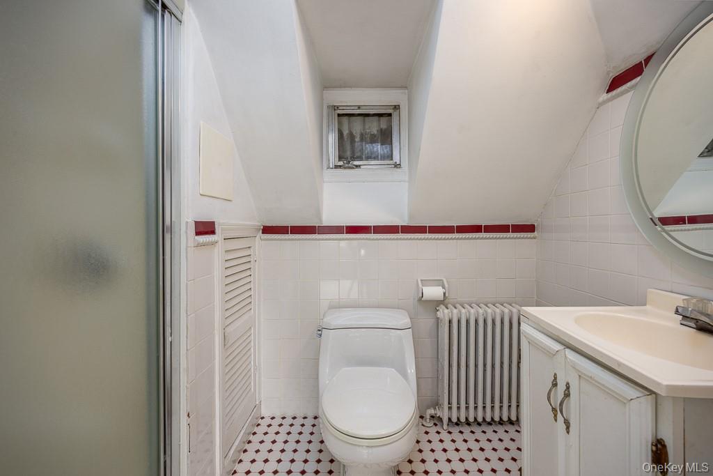 Nanuet, New York, 10954, United States, 3 Bedrooms Bedrooms, ,2 BathroomsBathrooms,Residential,For Sale,1942137