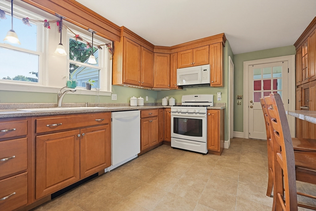 Norwood, Massachusetts, 02062, United States, 4 Bedrooms Bedrooms, ,2 BathroomsBathrooms,Residential,For Sale,2048084