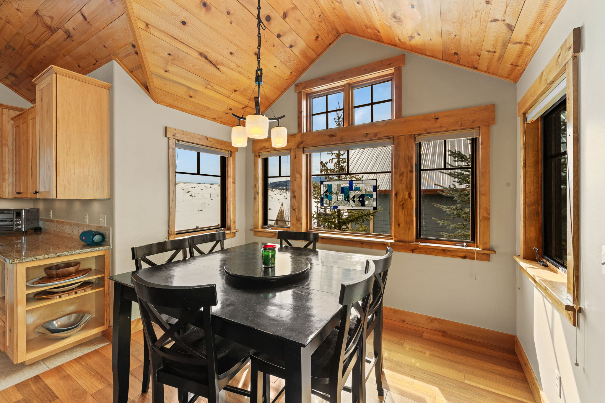  Combination Of Privacy, Views, Craftsmanship And Location - 物件實景