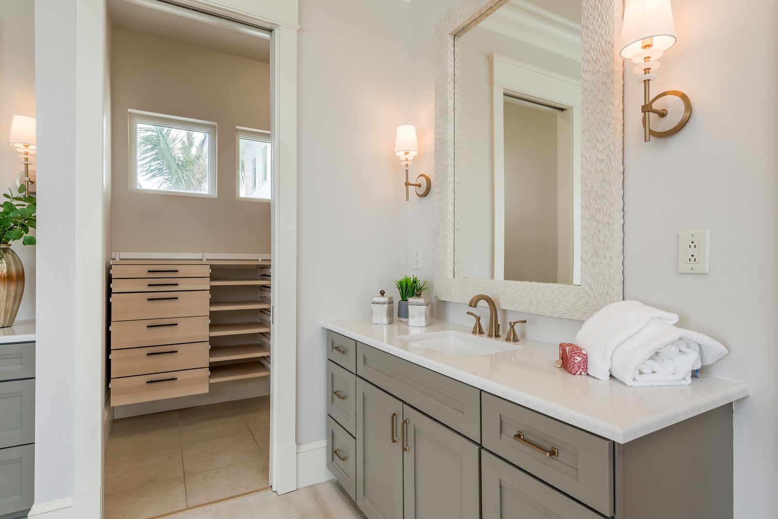 Clearwater, Florida, 33767, United States, 5 Bedrooms Bedrooms, ,5 BathroomsBathrooms,Residential,For Sale,1984474