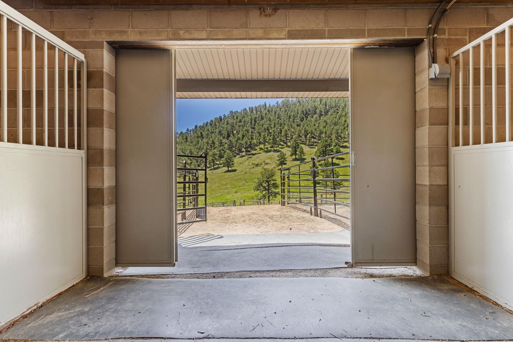  Welcome to Rowell Ranch - 物件實景