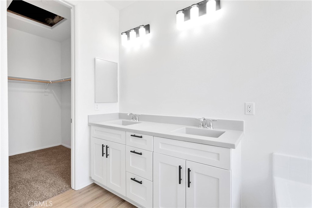 Victorville, California, 92395, United States, 3 Bedrooms Bedrooms, ,2 BathroomsBathrooms,Residential,For Sale,1865336