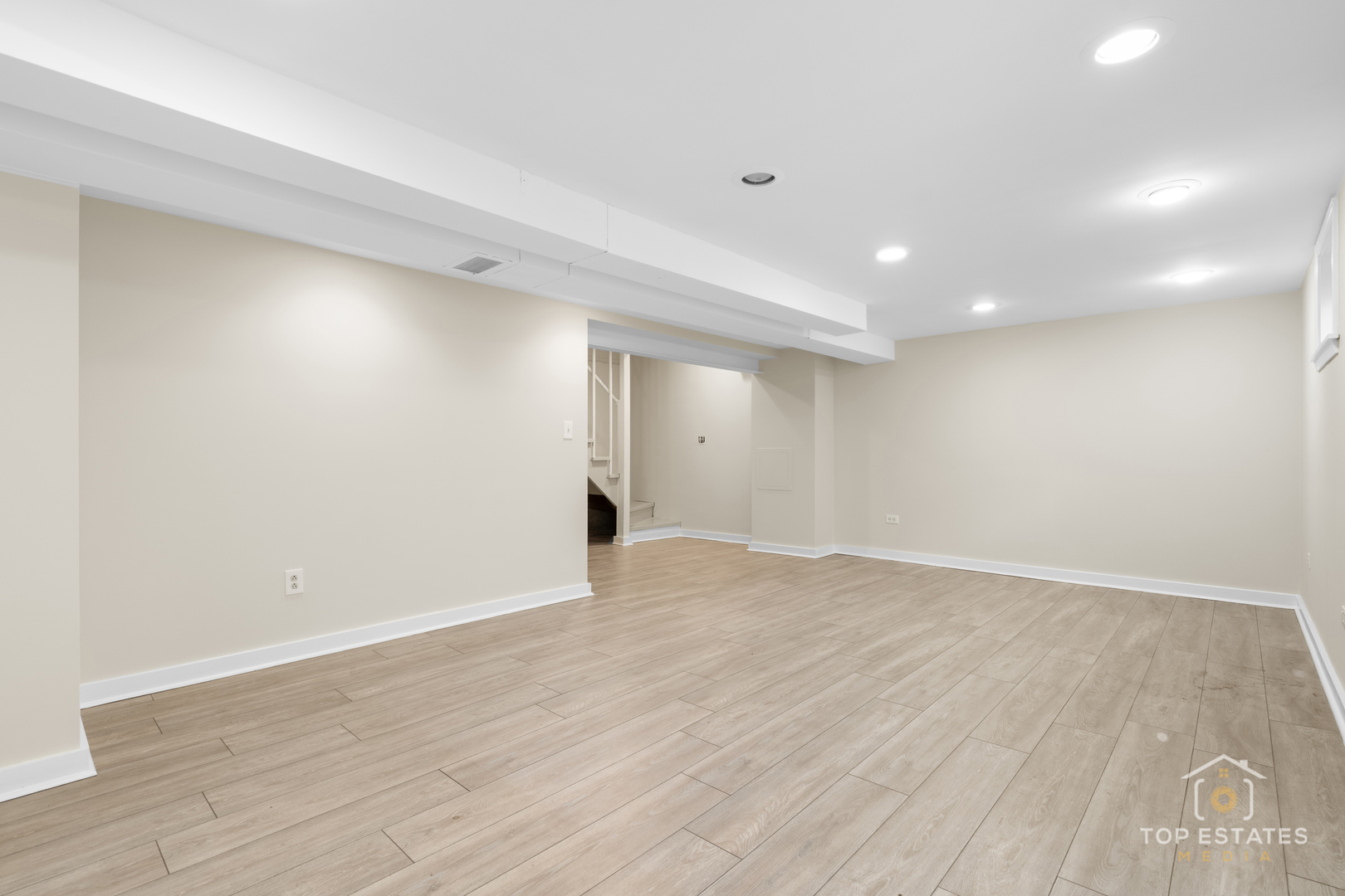 Palatine, Illinois, 60067, United States, 4 Bedrooms Bedrooms, ,3 BathroomsBathrooms,Residential,For Sale,1967917