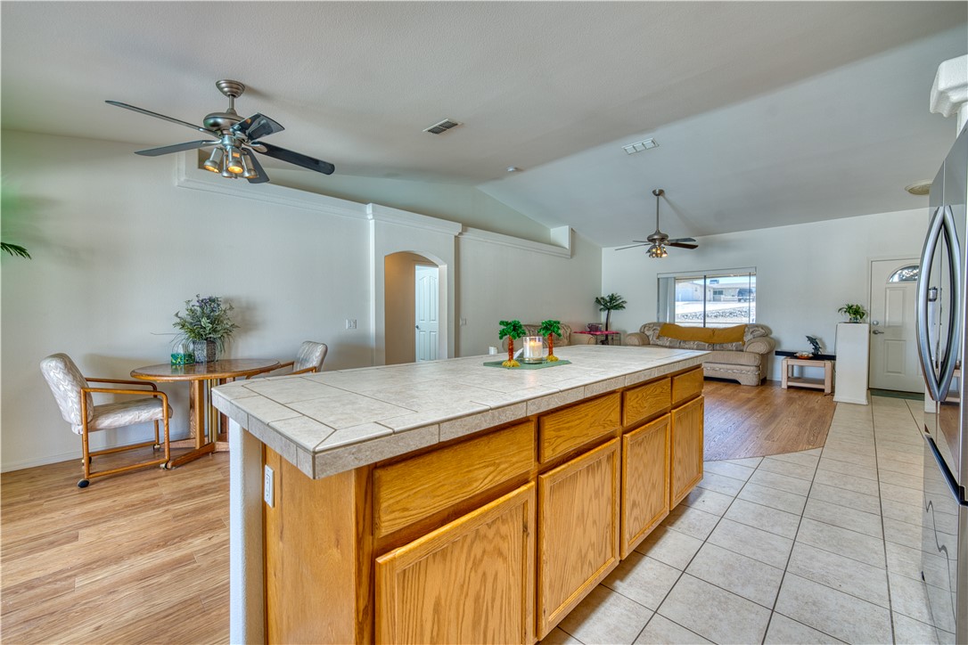 Lake Havasu, Arizona, 86403, United States, 3 Bedrooms Bedrooms, ,1 BathroomBathrooms,Residential,For Sale,1901749