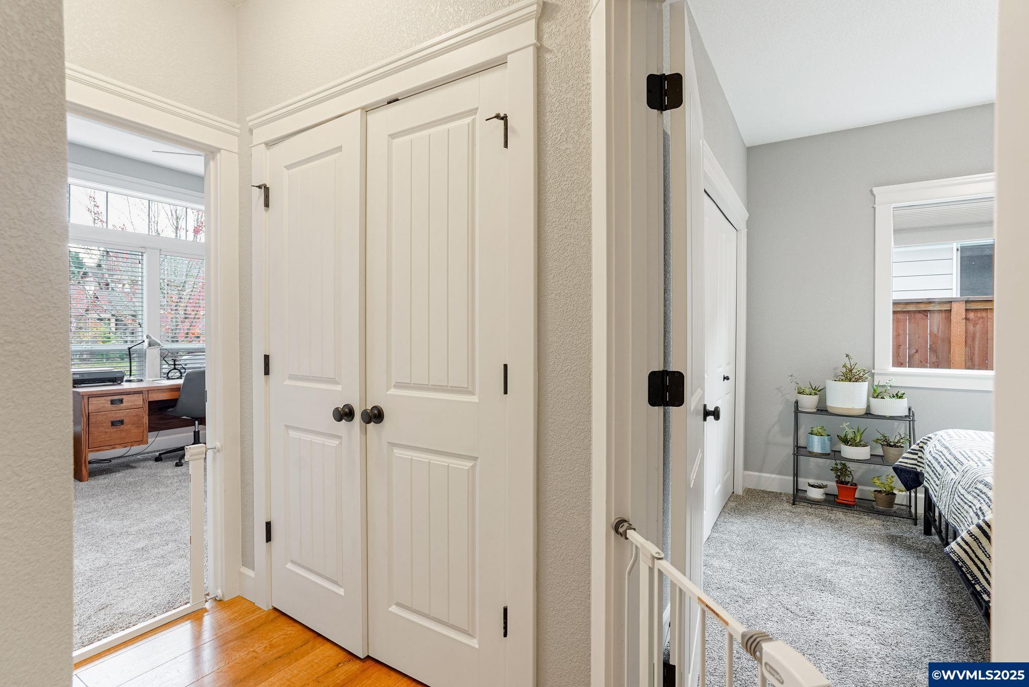 Dallas, Oregon, 97338, United States, 4 Bedrooms Bedrooms, ,2 BathroomsBathrooms,Residential,For Sale,1991904