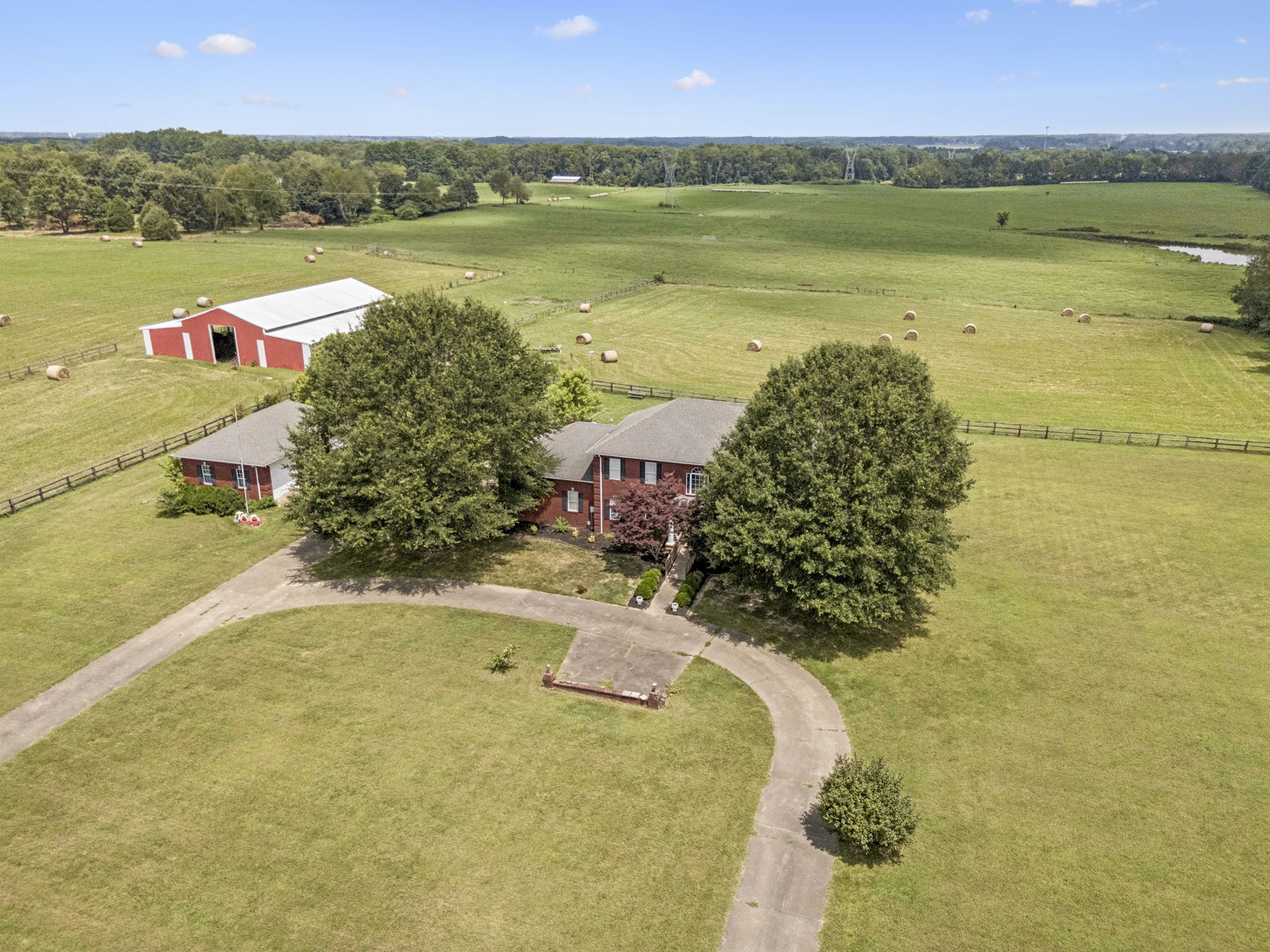 Lawrenceburg, Tennessee, 38464, United States, 5 Bedrooms Bedrooms, ,4 BathroomsBathrooms,Residential,For Sale,1967906