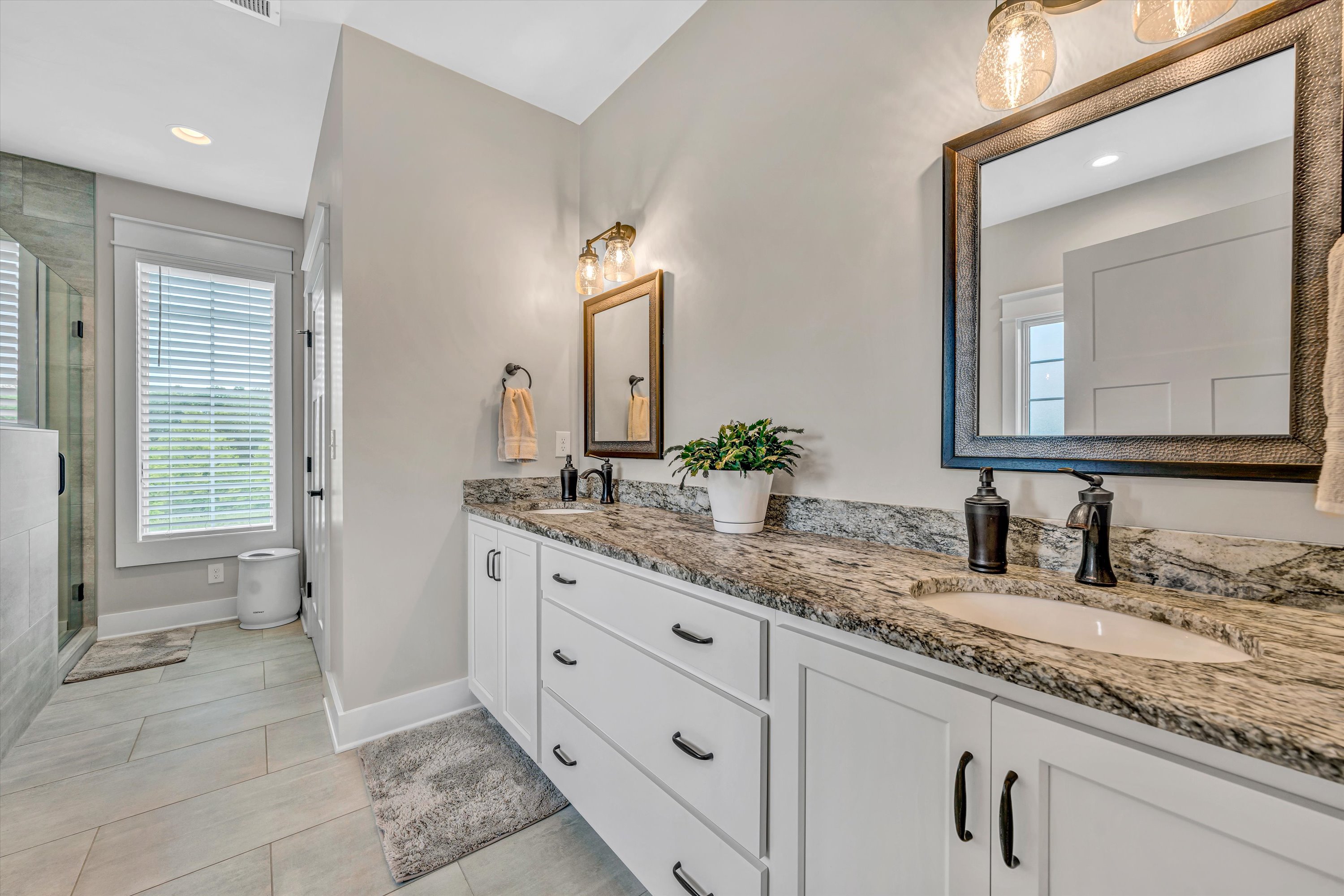Blue Ridge, Virginia, 24064, United States, 4 Bedrooms Bedrooms, ,3 BathroomsBathrooms,Residential,For Sale,1930042