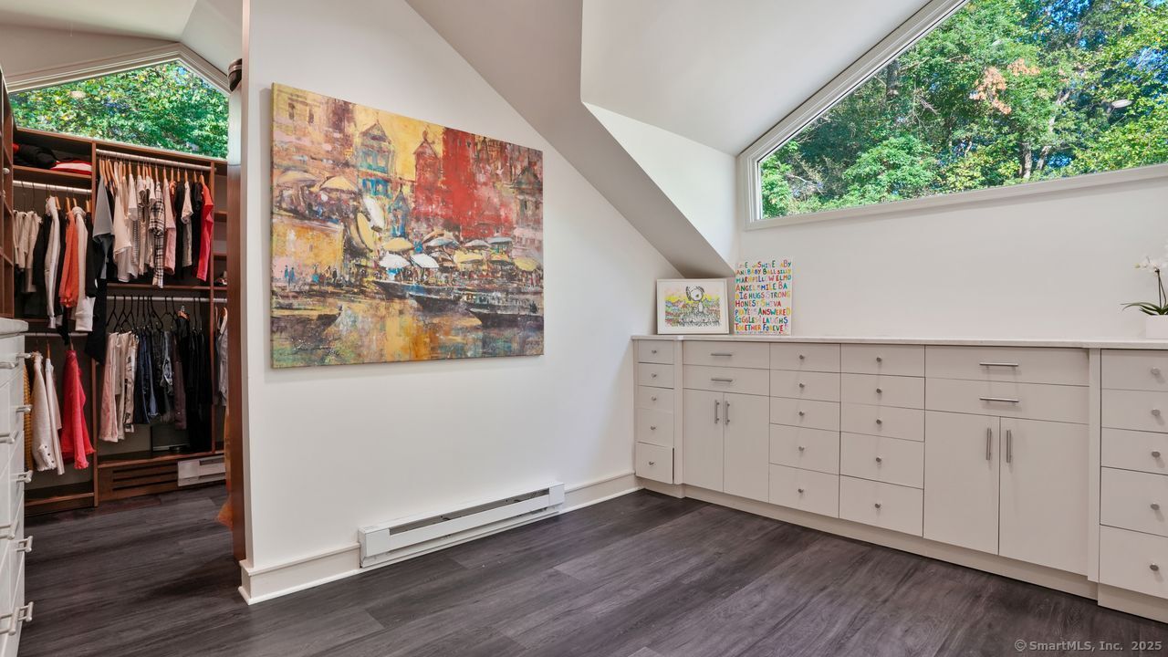 Westport, Connecticut, 06880, United States, 4 Bedrooms Bedrooms, ,4 BathroomsBathrooms,Residential,For Sale,1991642