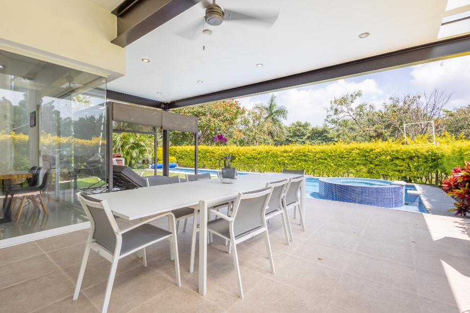 Emiliano Zapata, Morelos, 62765, Mexico, 5 Bedrooms Bedrooms, ,6 BathroomsBathrooms,Residential,For Sale,1965524