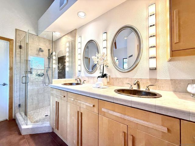 San Diego, California, 92103, United States, 2 Bedrooms Bedrooms, ,4 BathroomsBathrooms,Residential,For Sale,2009061