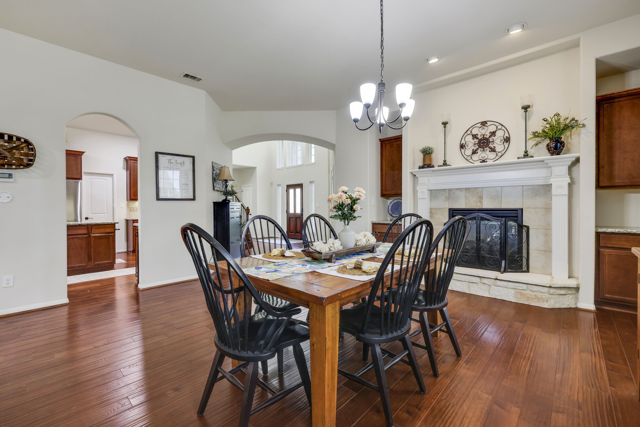 Mont Belvieu, Texas, 77523, United States, 5 Bedrooms Bedrooms, ,4 BathroomsBathrooms,Residential,For Sale,1906104