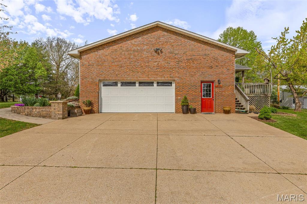 Farmington, Missouri, 63640, United States, 4 Bedrooms Bedrooms, ,3 BathroomsBathrooms,Residential,For Sale,1941808