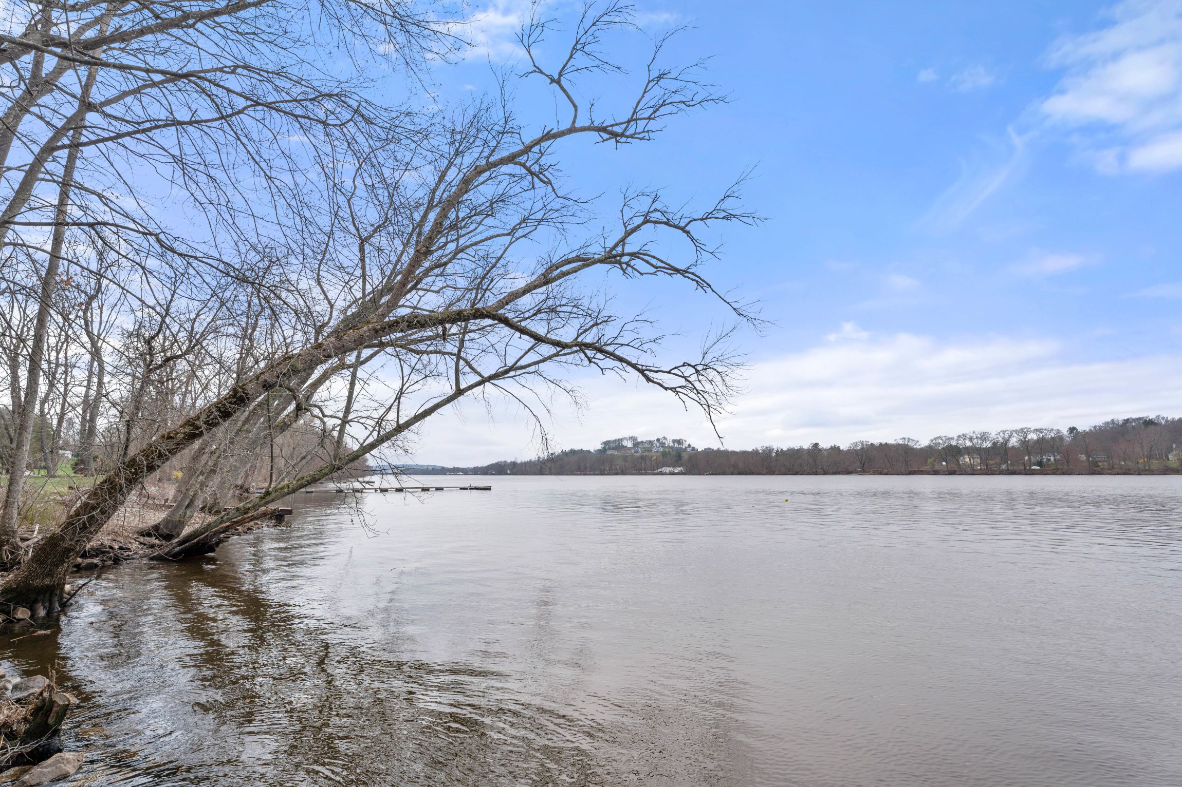  16 Merrimack River Road, Groveland, MA, 01834 - 物件實景