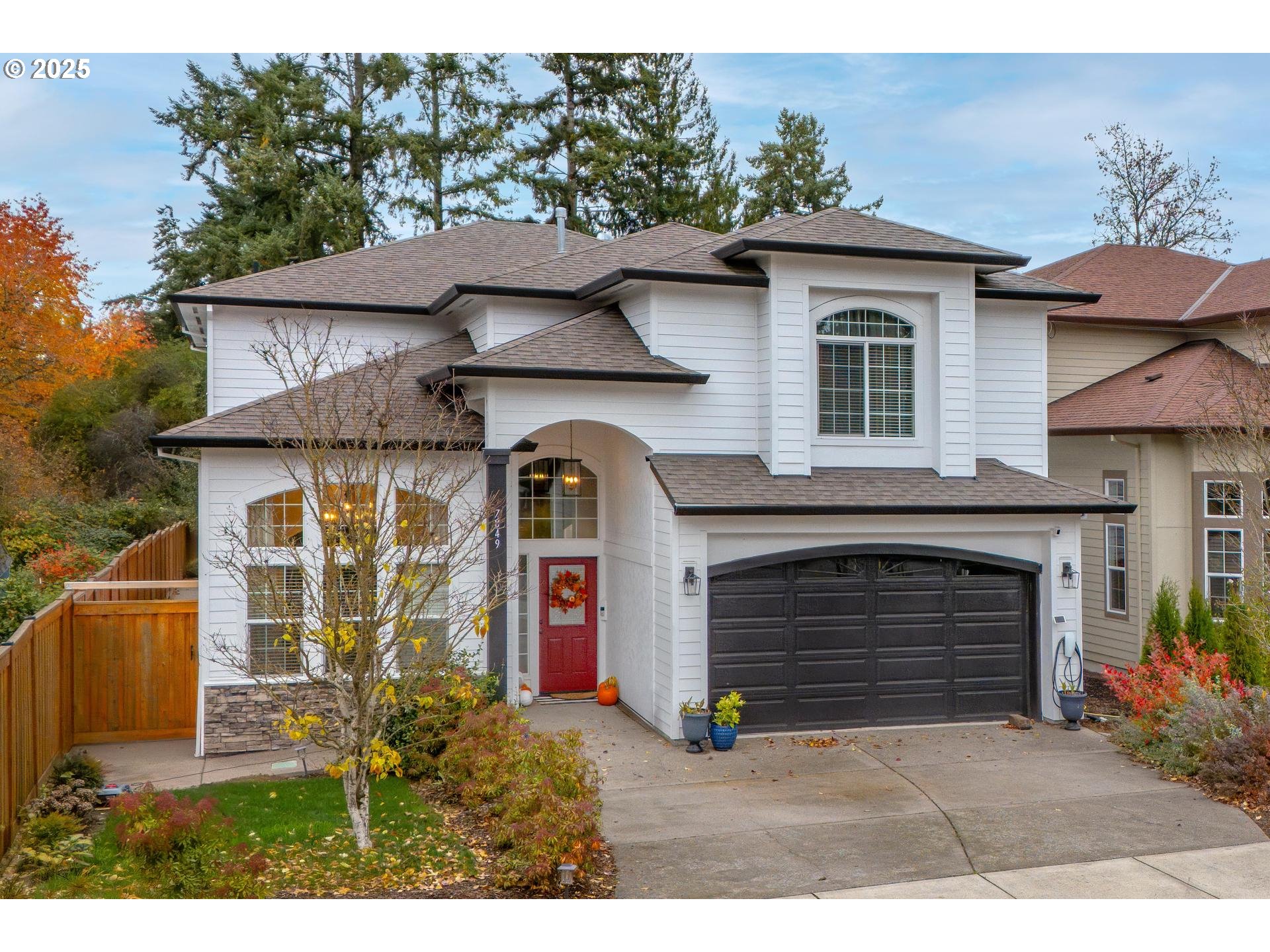 Portland, Oregon, 97223, United States, 4 Bedrooms Bedrooms, ,3 BathroomsBathrooms,Residential,For Sale,1991848