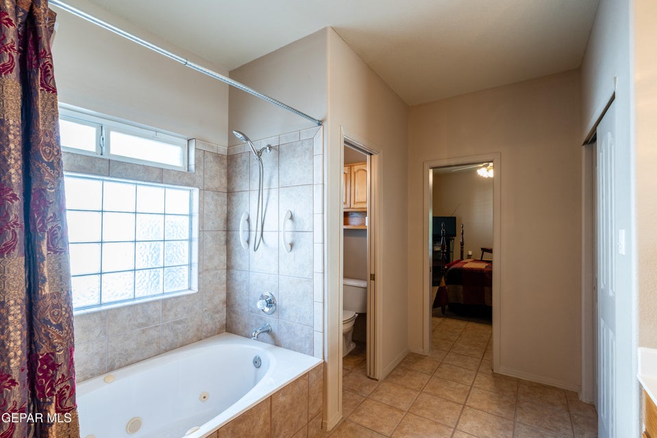 El Paso, Texas, 79912, United States, 4 Bedrooms Bedrooms, ,3 BathroomsBathrooms,Residential,For Sale,1988584