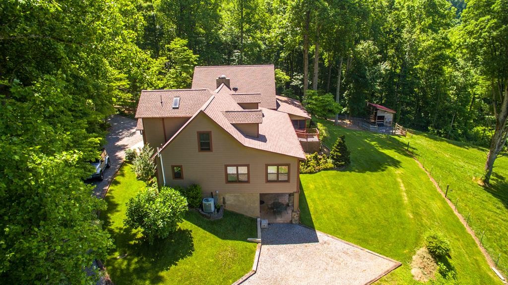 2899 Gribble Edwards Road, Hayesville, North Carolina, 28904, United States, 4 Bedrooms Bedrooms, ,5 BathroomsBathrooms,Residential,For Sale,2899 Gribble Edwards Road,1478063