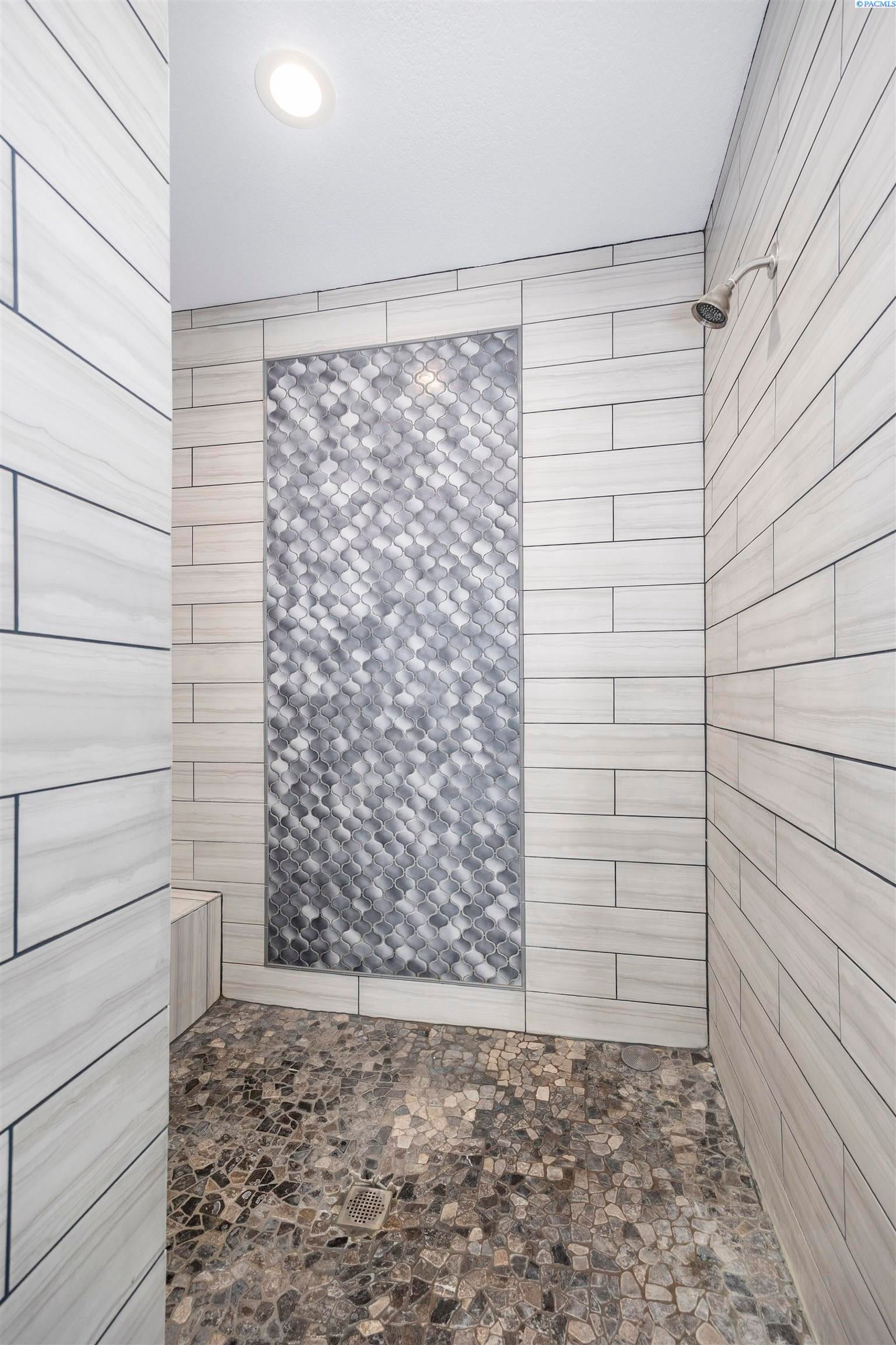 West Richland, Washington, 99353, United States, 3 Bedrooms Bedrooms, ,3 BathroomsBathrooms,Residential,For Sale,2038482