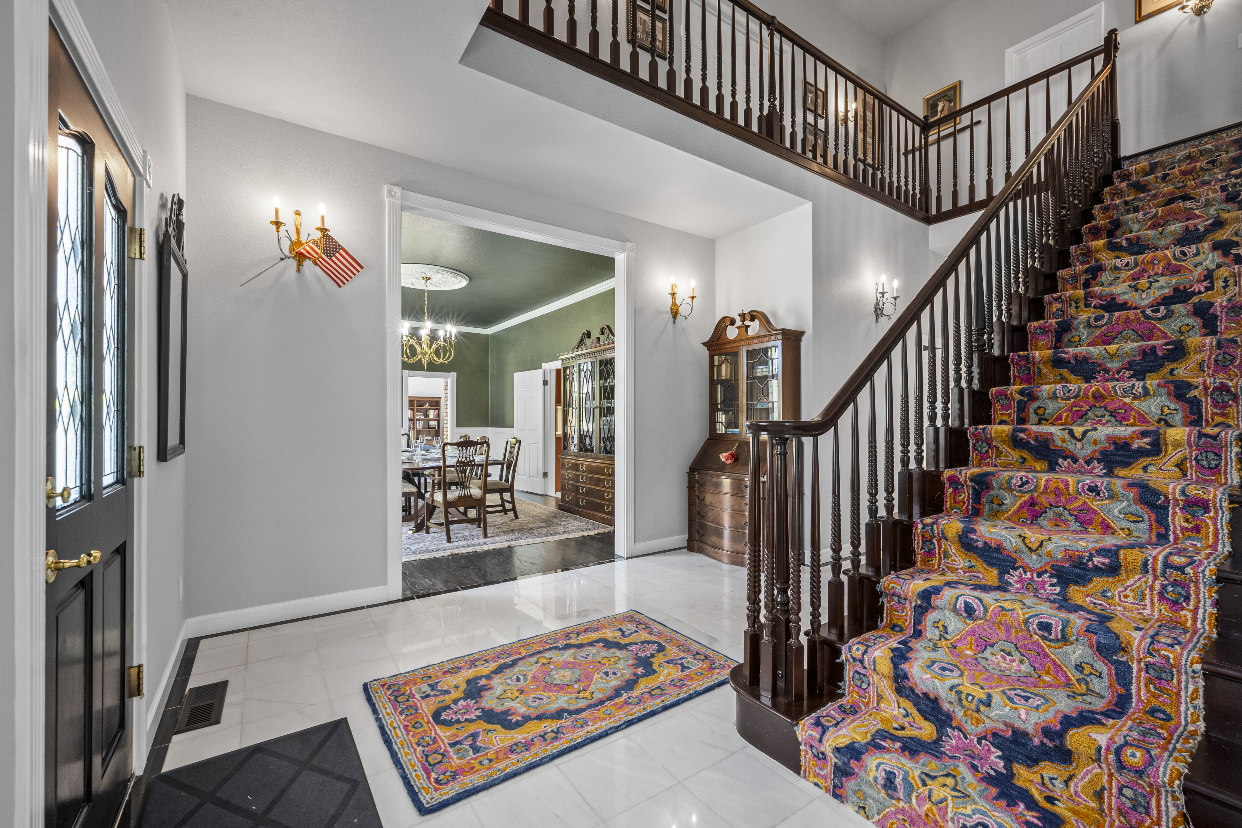  Grand Georgia Colonial Estate with Luxurious Designer Finishes - 物件實景
