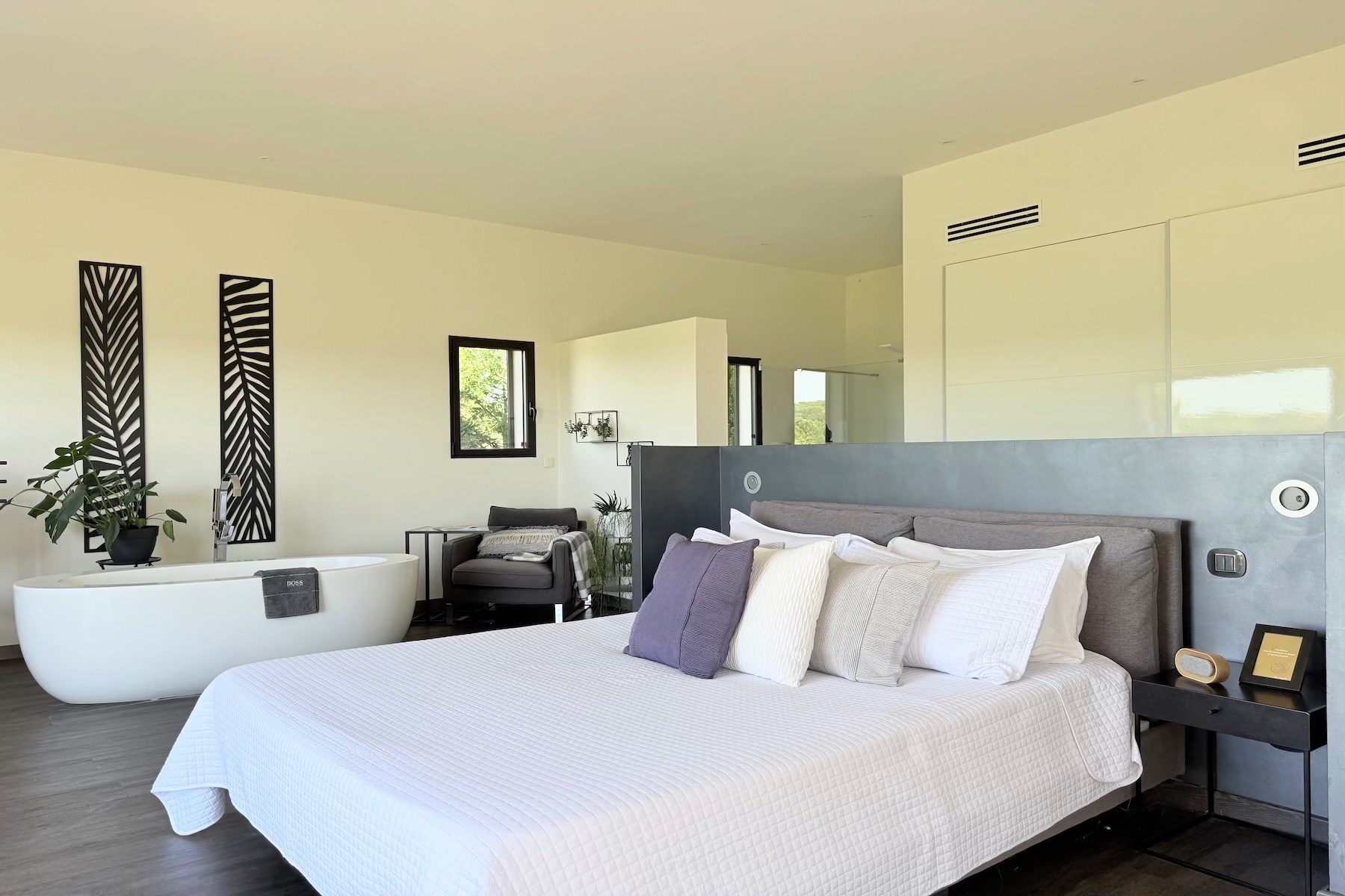  Elegant contemporary villa in the heart of the vineyards, 20 minutes from Uzès,… - 物件實景