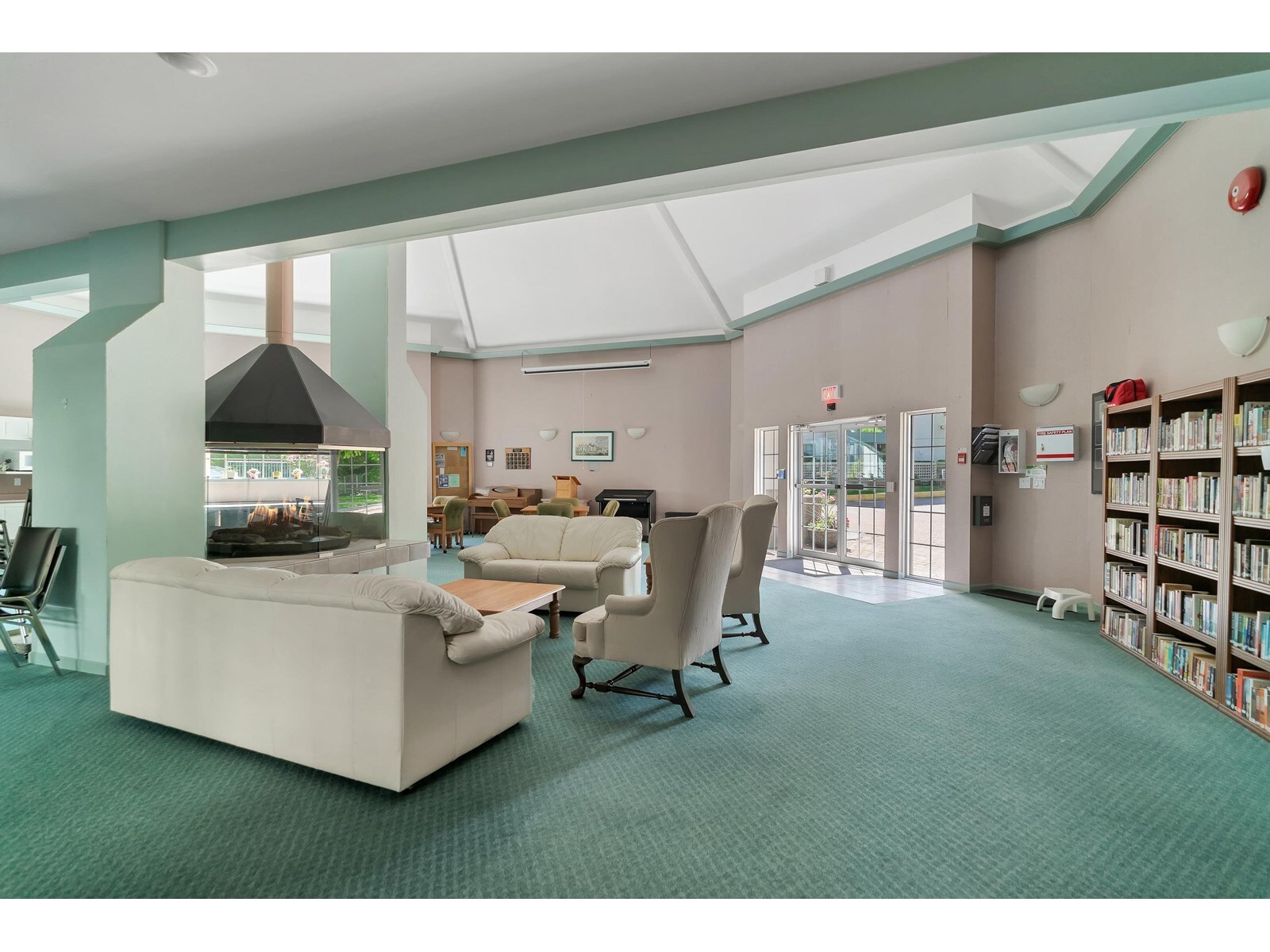SURREY, British Columbia, V4A 9T5, CA, 2 Bedrooms Bedrooms, ,2 BathroomsBathrooms,Residential,For Sale,1950918