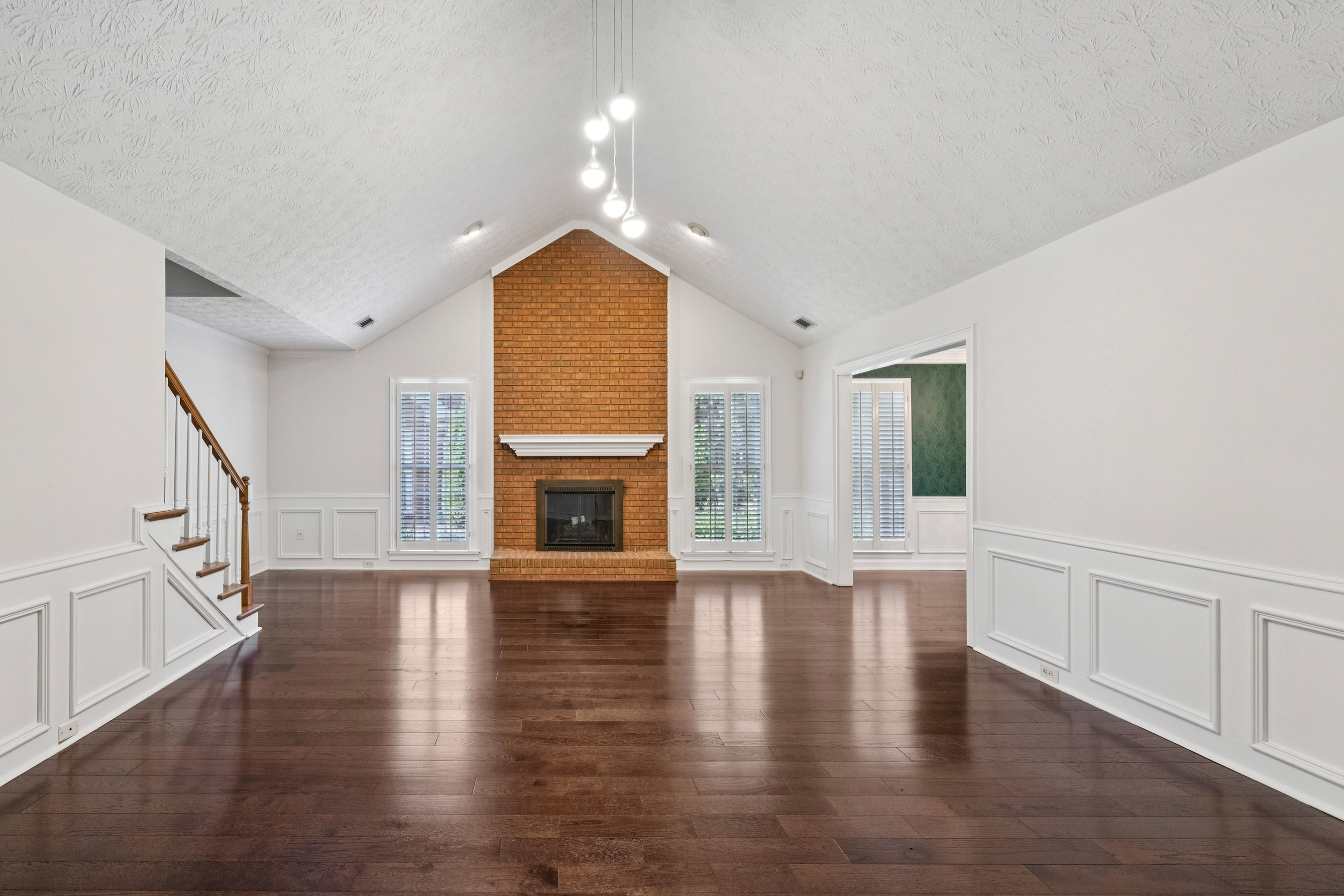  Beautifully Maintained Brick Home on Quiet Cul-de-sac Near Downtown Roswell - 物件實景