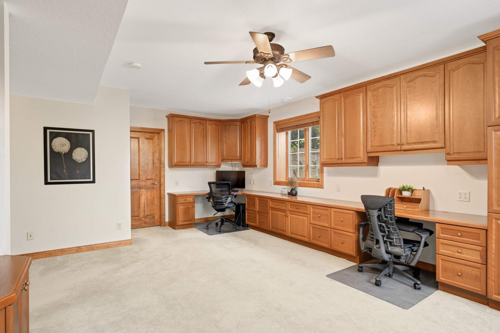 Woodbury, Minnesota, 55129, United States, 5 Bedrooms Bedrooms, ,5 BathroomsBathrooms,Residential,For Sale,1989522