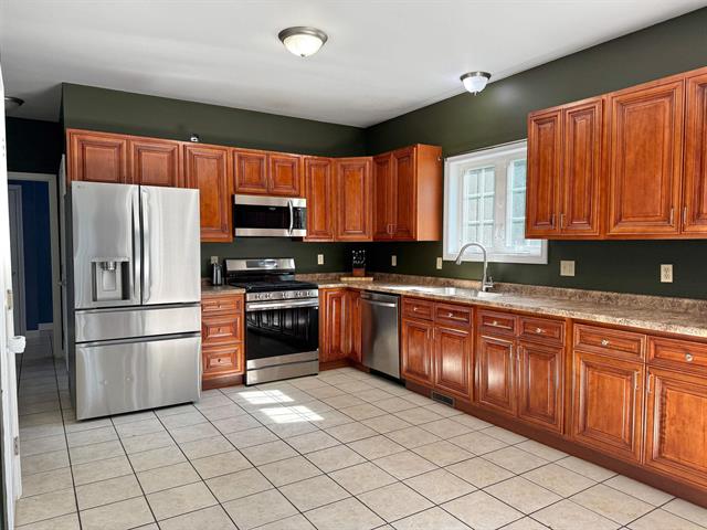 Weare, New Hampshire, 03281, United States, 3 Bedrooms Bedrooms, ,2 BathroomsBathrooms,Residential,For Sale,1979448