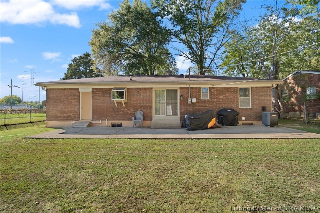 Linda Dr, New Albany, IN 47150 #1