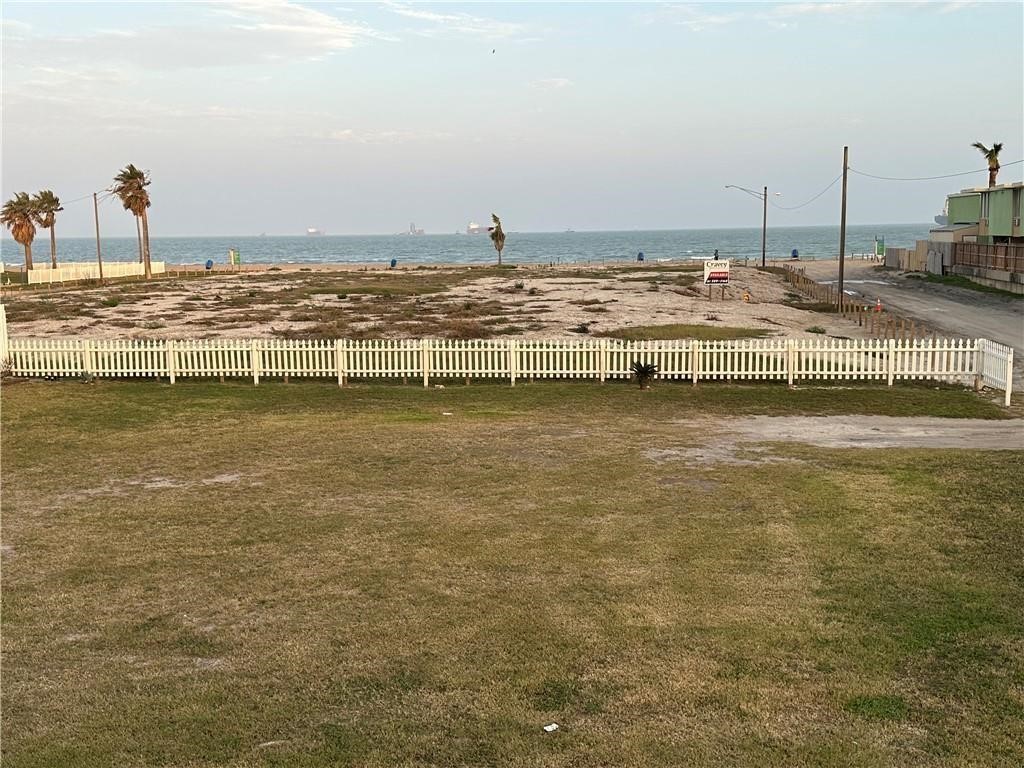 Corpus Christi, Texas, 78402, United States, 4 Bedrooms Bedrooms, ,3 BathroomsBathrooms,Residential,For Sale,1934192