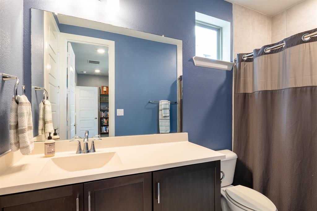 Dallas, Texas, 75212, United States, 3 Bedrooms Bedrooms, ,4 BathroomsBathrooms,Residential,For Sale,1966564