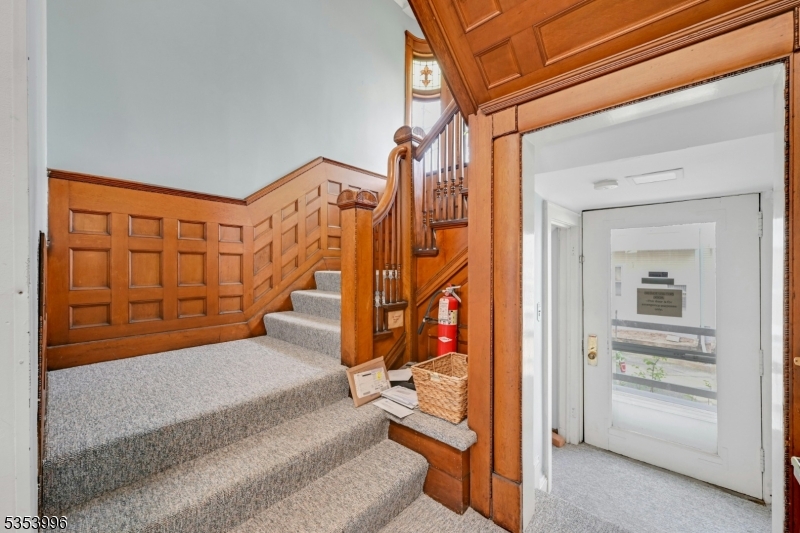 Montclair Twp., New Jersey, 07042, United States, ,Residential,For Sale,1989537