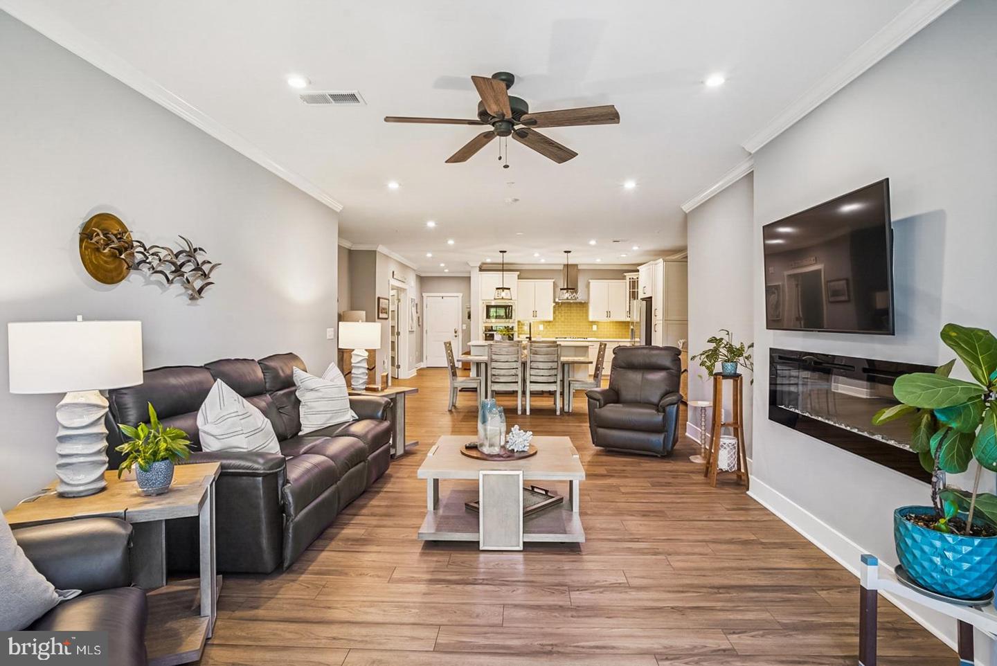 Chester, Maryland, 21619, United States, 2 Bedrooms Bedrooms, ,3 BathroomsBathrooms,Residential,For Sale,1968949