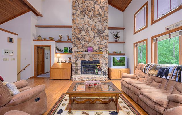 Galena, Illinois, 61036, United States, 4 Bedrooms Bedrooms, ,5 BathroomsBathrooms,Residential,For Sale,1840378