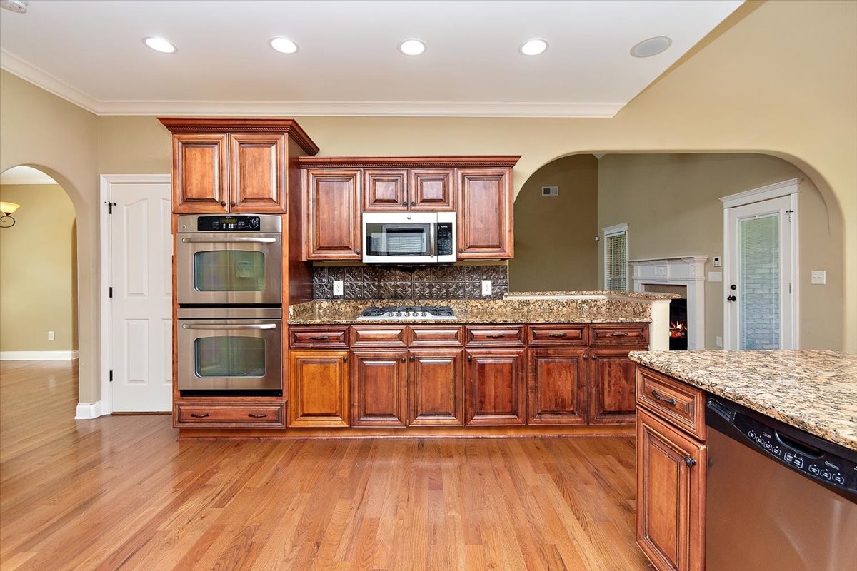 Clarksville, Tennessee, 37043, United States, 4 Bedrooms Bedrooms, ,4 BathroomsBathrooms,Residential,For Sale,1933080