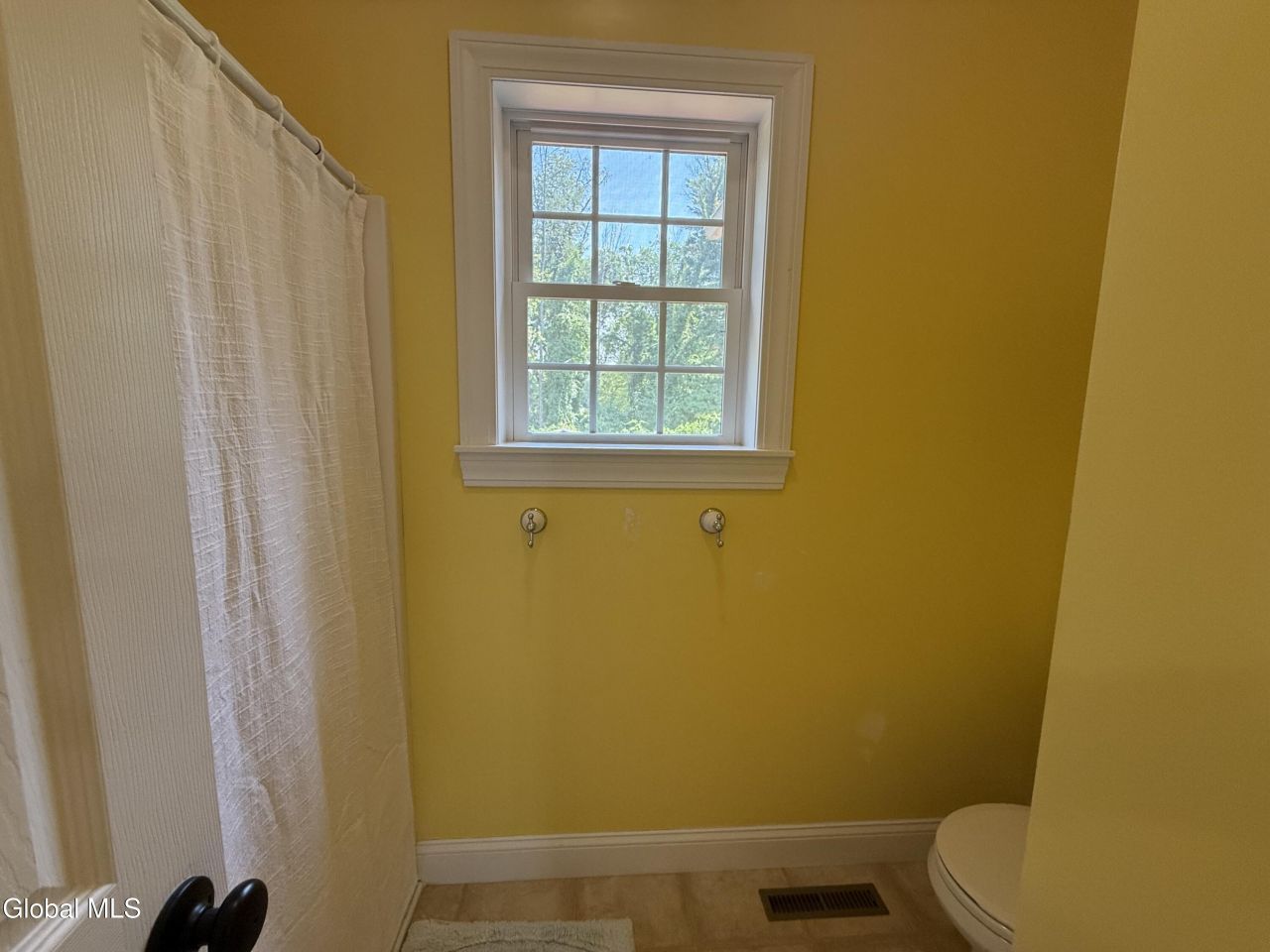 Queensbury, New York, 12804, United States, 4 Bedrooms Bedrooms, ,4 BathroomsBathrooms,Residential,For Sale,1908920