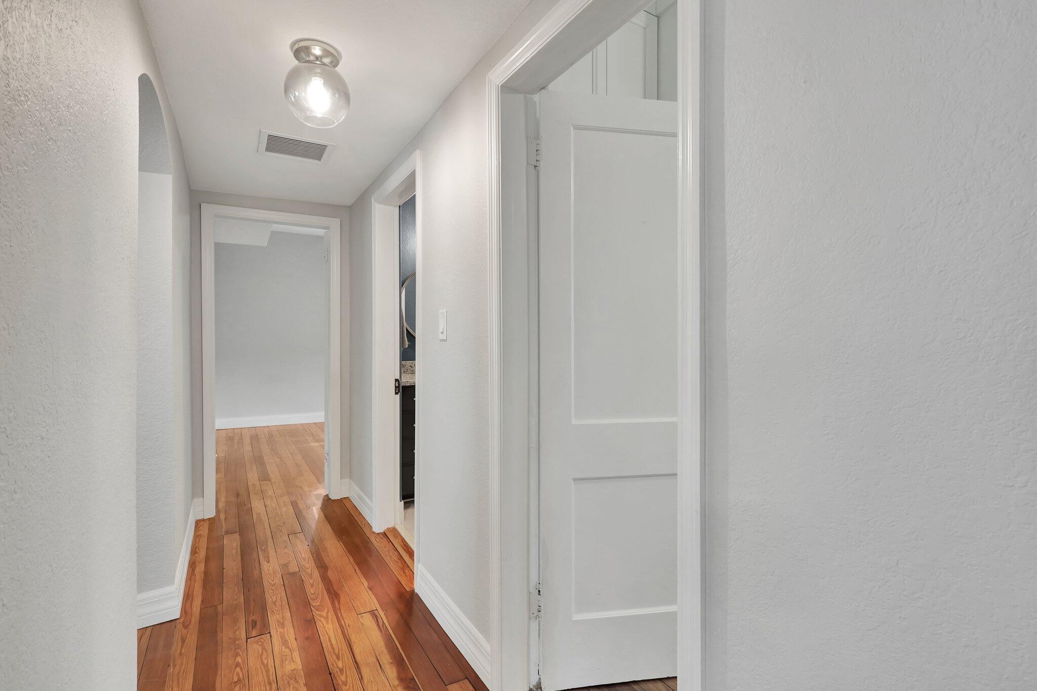 West Palm Beach, Florida, 33401, United States, 2 Bedrooms Bedrooms, ,1 BathroomBathrooms,Residential,For Sale,1942586