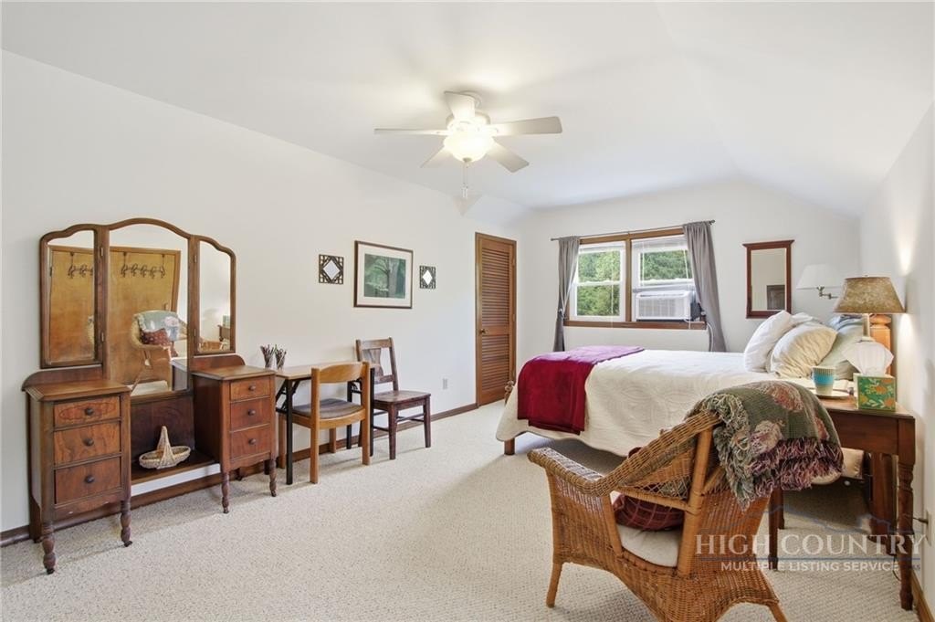 Spruce Pine, North Carolina, 28777, United States, 4 Bedrooms Bedrooms, ,2 BathroomsBathrooms,Residential,For Sale,2045160