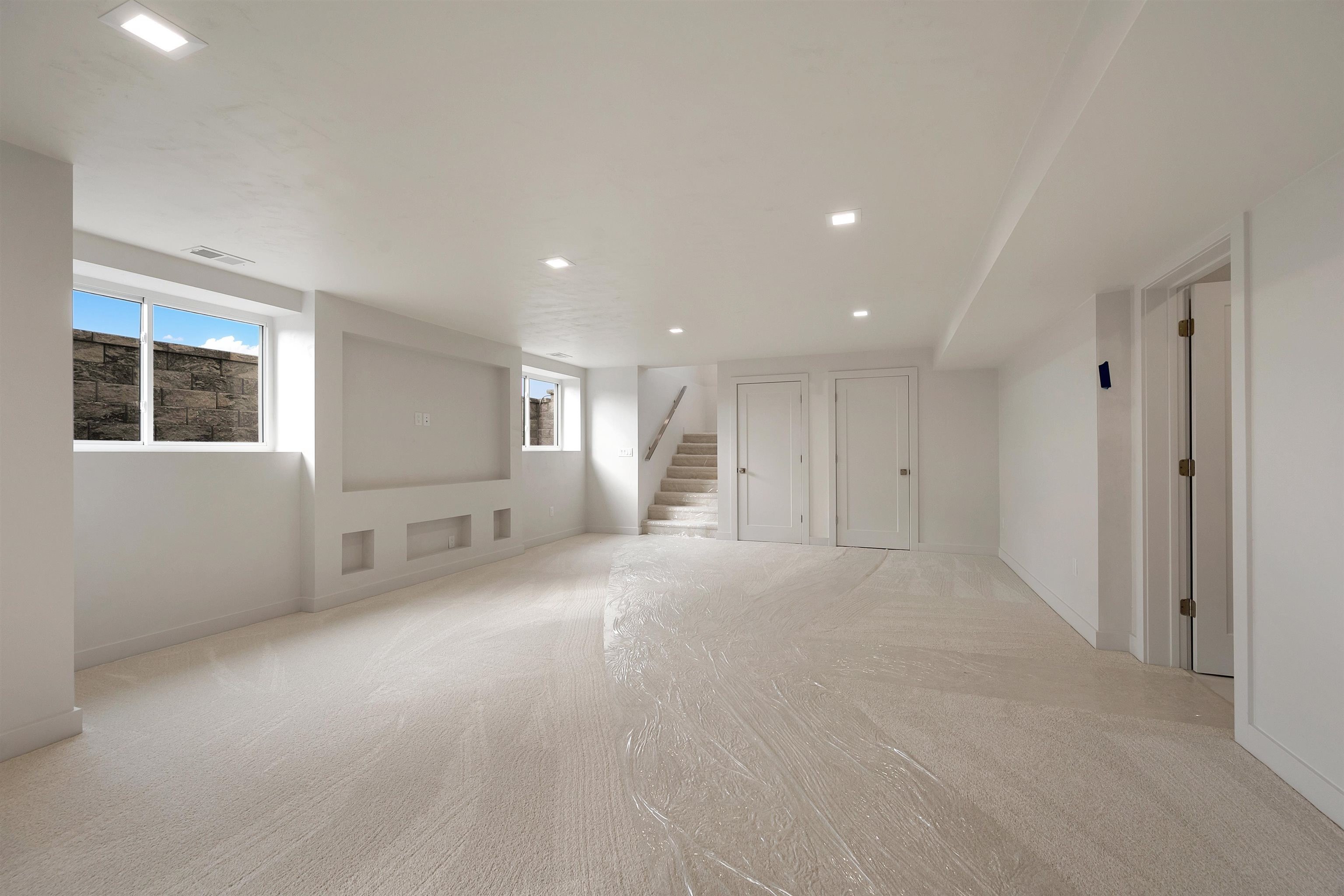 DE PERE, Wisconsin, 54115, United States, 2 Bedrooms Bedrooms, ,3 BathroomsBathrooms,Residential,For Sale,1978807