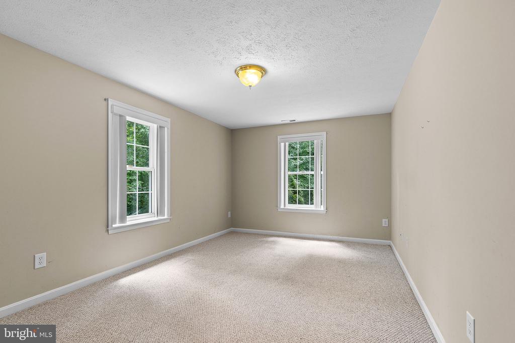 Fredericksburg, Virginia, 22401, United States, 5 Bedrooms Bedrooms, ,3 BathroomsBathrooms,Residential,For Sale,1920807