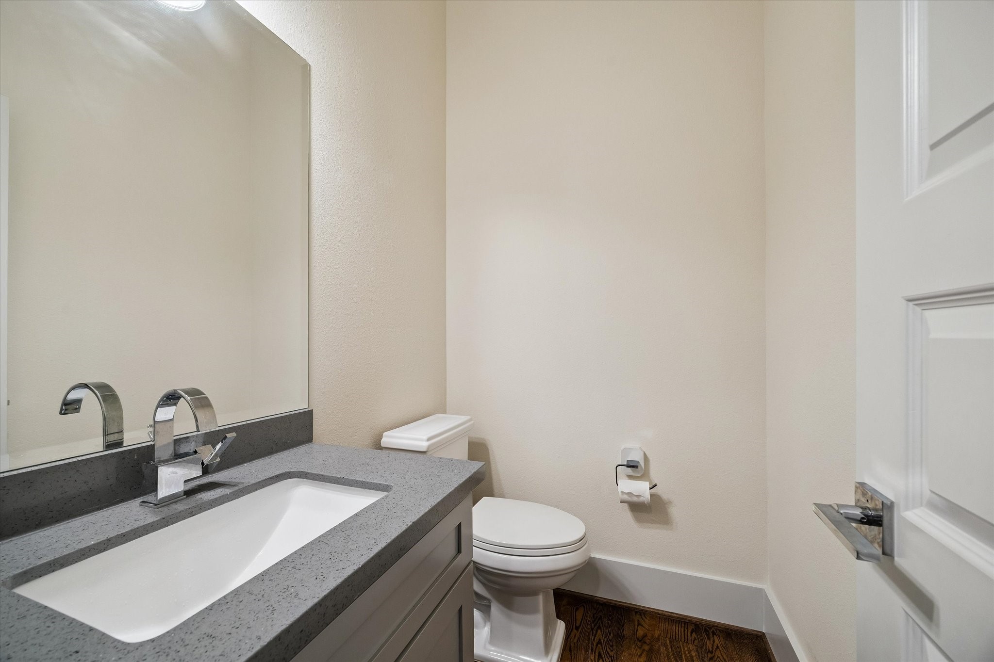  4833 Chenevert Street - 物件實景