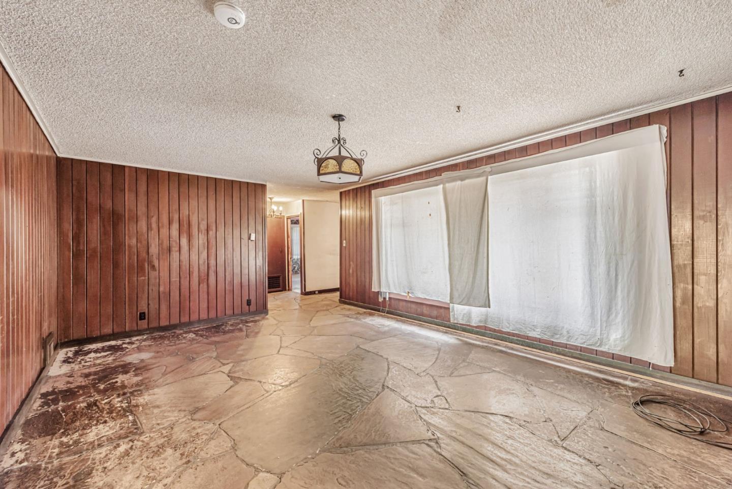 Santa Clara, California, 95051, United States, 3 Bedrooms Bedrooms, ,3 BathroomsBathrooms,Residential,For Sale,1941607