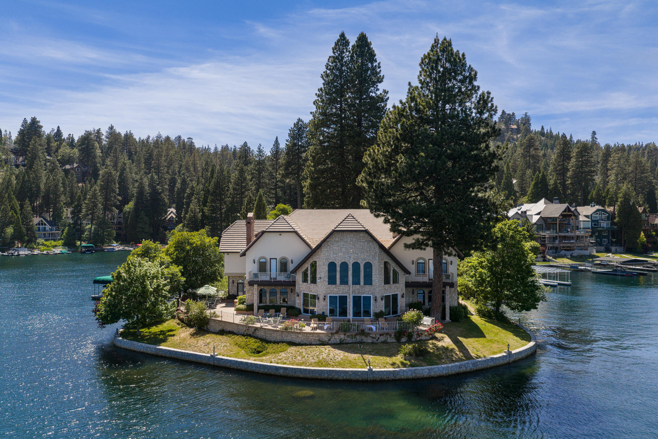  177 Shorewood Drive, Lake Arrowhead, CA 92352 - 物件實景
