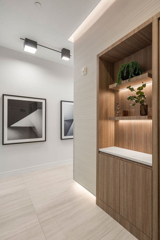 Boston, Massachusetts, 02118, United States, 2 Bedrooms Bedrooms, ,2 BathroomsBathrooms,Residential,For Sale,1988365