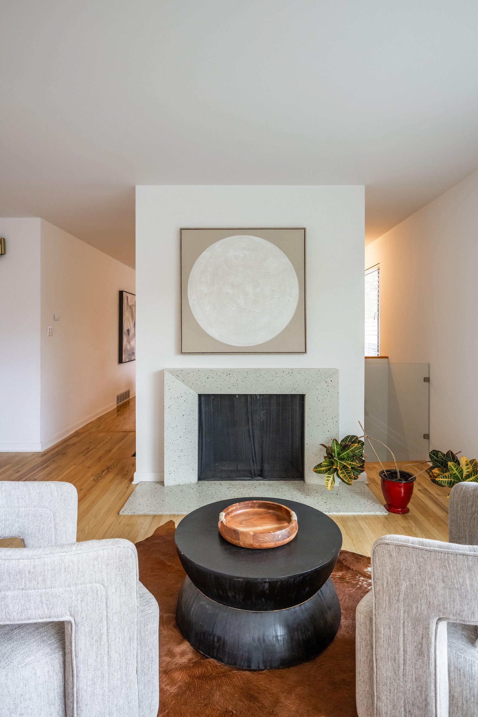  Elegant Contemporary Rambler in Sought After Neighborhood - 物件實景