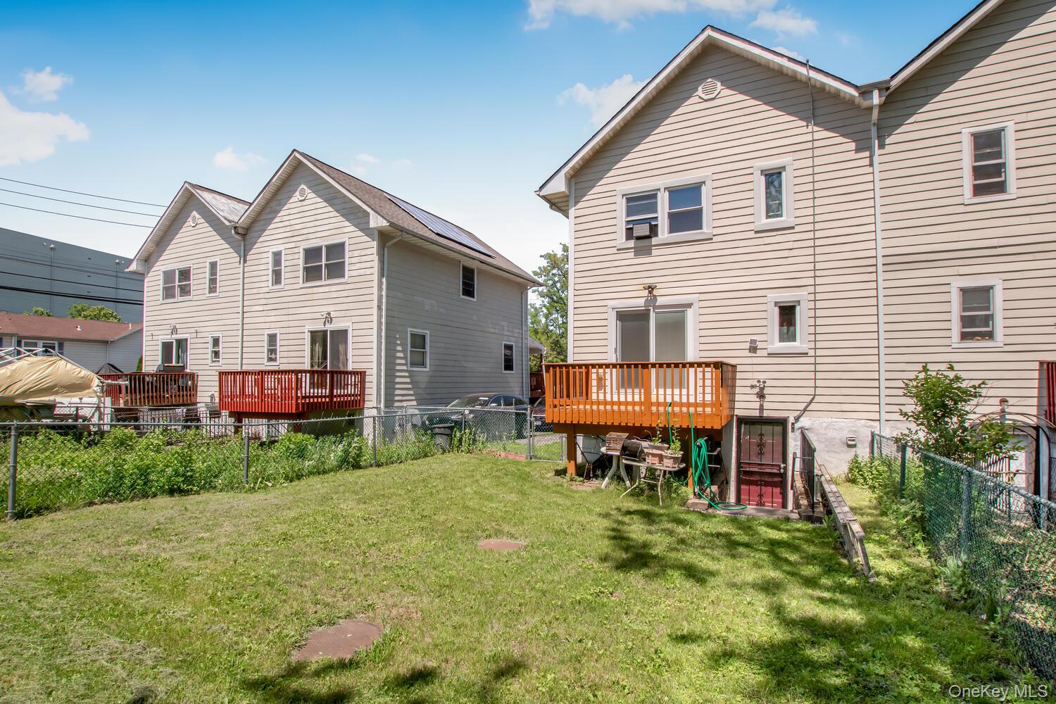 Yonkers, New York, 10701, United States, 3 Bedrooms Bedrooms, ,2 BathroomsBathrooms,Residential,For Sale,2000981