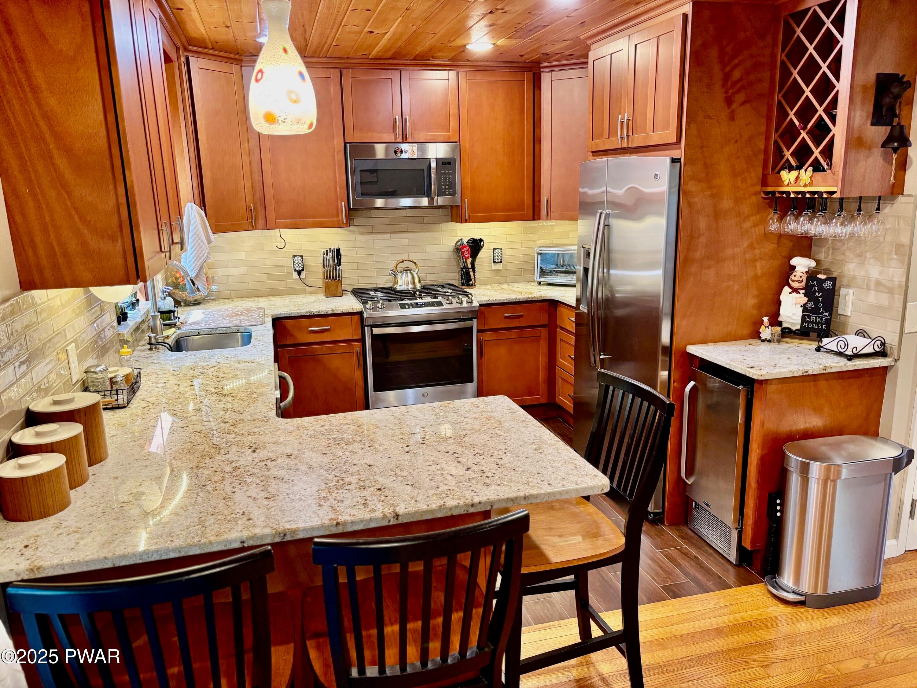 Greentown, Pennsylvania, 18426, United States, 4 Bedrooms Bedrooms, ,3 BathroomsBathrooms,Residential,For Sale,1927950