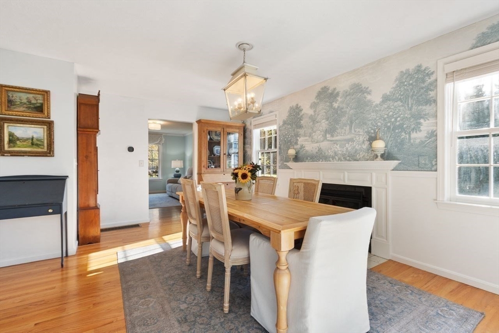 Westford, Massachusetts, 01886, United States, 4 Bedrooms Bedrooms, ,4 BathroomsBathrooms,Residential,For Sale,1987953