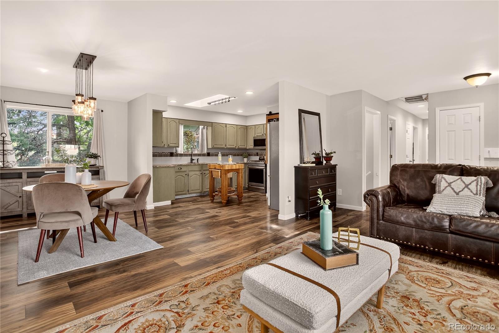 Castle Rock, Colorado, 80104, United States, 4 Bedrooms Bedrooms, ,2 BathroomsBathrooms,Residential,For Sale,1911014